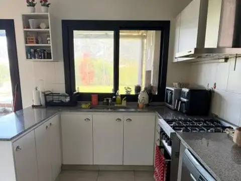 Casa 6 ambientes con 3 baños