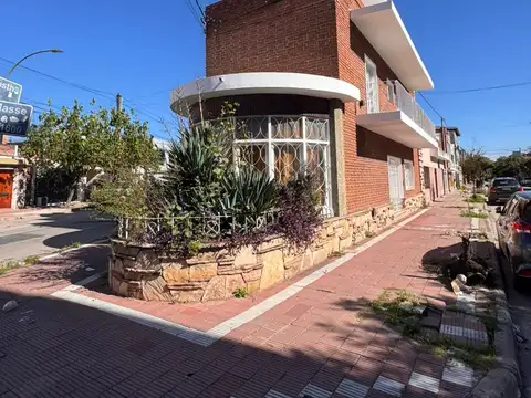CASA en ALQUILER en Providencia 2 DORMITORIOS, con balcón, terraza, ALARMA y sótano