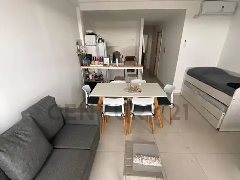 VENTA DEPARTAMENTO SEMIPISO (1 DORMITORIO) CON TERRAZA Y COCHERA EN CALLE 7 E/ 71 Y 72