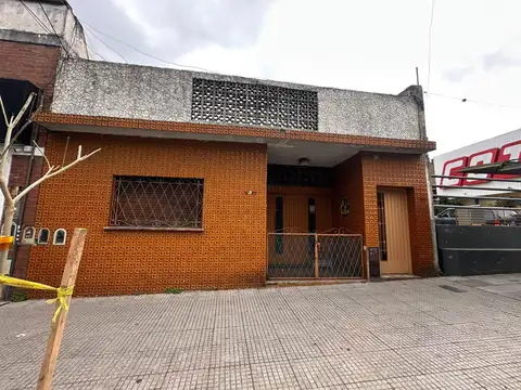 PH en venta en Directorio al 2700 | Apto crédito, terraza propia por escritura, patio y garage