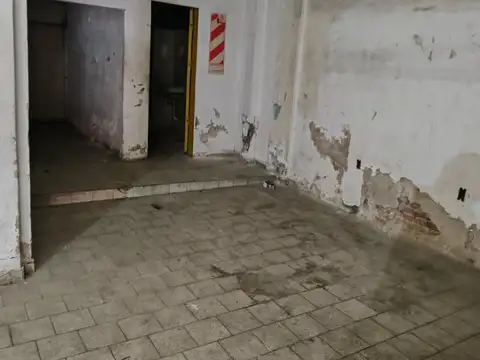 Excelente Local con vivienda en Planta Alta a 15 mts de Ruta Nacional N° 21