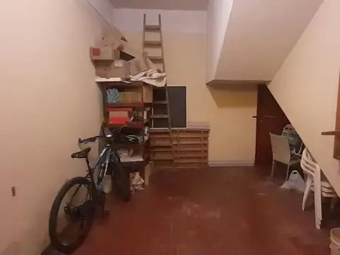 Casa 5 ambientes con 1 baño