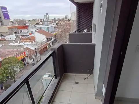 Departamento en Alquiler en Caseros, $ 650.000