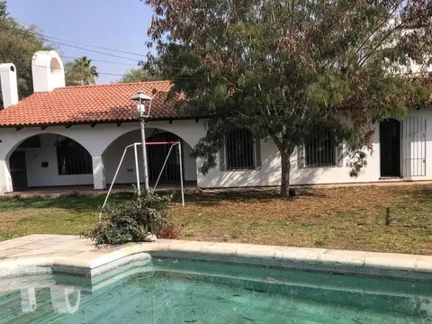 Casa en Venta con 4 cocheras