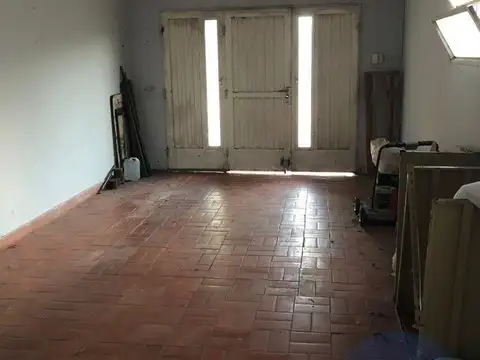24 Este