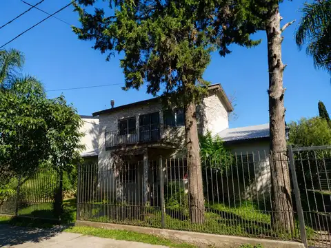 VENTA CASA TIPO QUINTA 4 AMBIENTES PILETA PARQUE APTO CREDITO VIRREY DEL PINO