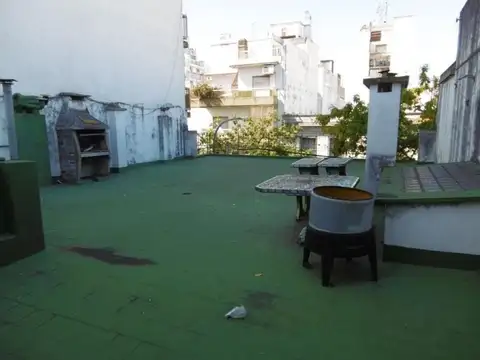 VIVIENDA MULTIFAMILIAR. 2 PH C/ ENTR INDEP. + COCHERA +LOCAL