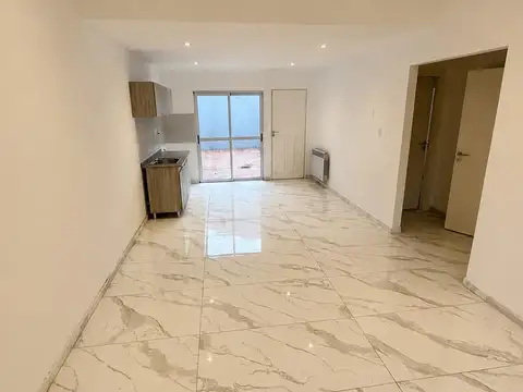 Chalet 3 Ambientes reciclado con cochera y patio - Zona Chauvin - Sante Fe al 4400