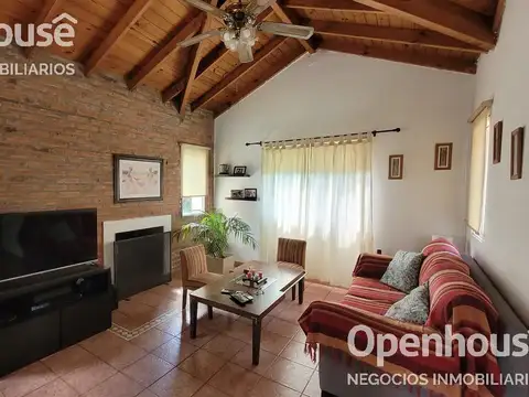 Casa en Venta con 2 cocheras