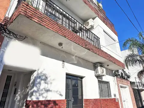 PH EN PLANTA BAJA 2 AMBIENTES CON PEQUEÑO PATIO EN SAN ANDRES GOLF