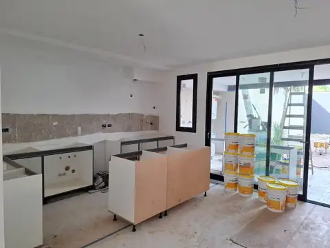  RESERVADO  TRIPLEX TIPO CASA A ESTRENAR - FLORIDA - 2 CUADRAS AV. MAIPU