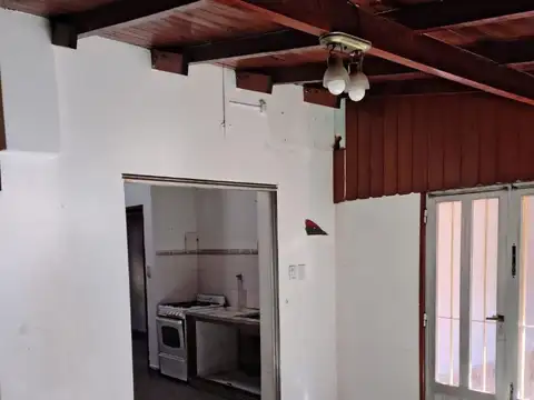 Casa 3 ambientes con 1 baño