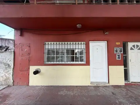 Avellaneda al 2400 , Piso 0
