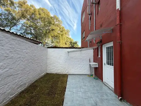 Depto Tipo Casa en Alquiler de 2 ambientes
