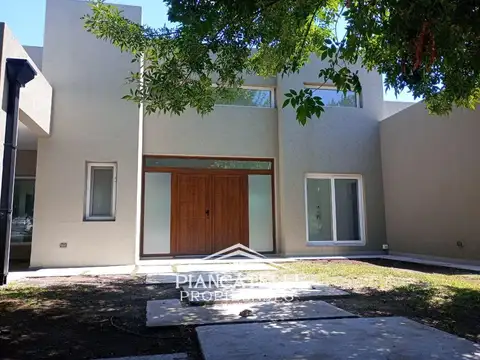 Casa en venta y alquiler, con 3 dormitorios en Club de Campo La Concepción