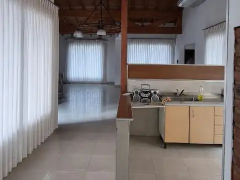 Depto Tipo Casa en Alquiler con 1 cocheras
