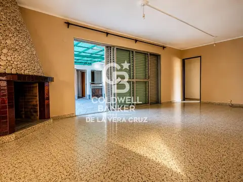 Casa en Venta con 14 cocheras
