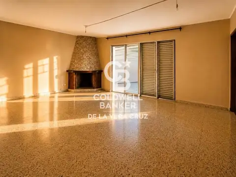 Casa con locales comerciales en Santo Tomé sobre 7 de Marzo