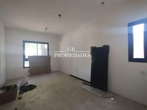 Casa en Venta con 8 cocheras