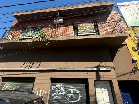 Casa 1° piso con patio, balcon al frente + garage y local