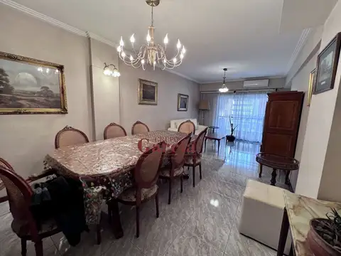 Alquiler 24 meses - 3 Ambientes con balcón saliente y cochera fija