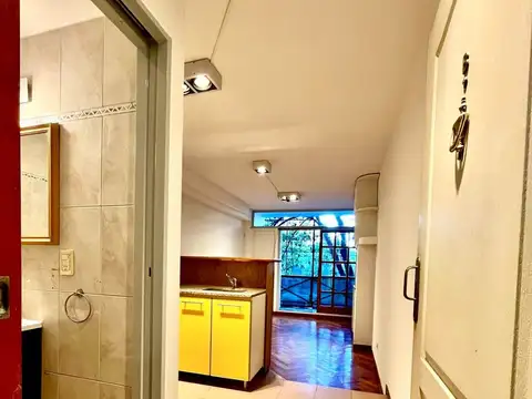 VENTA MONOAMBIENTE BALCON AL FRENTE FLORES