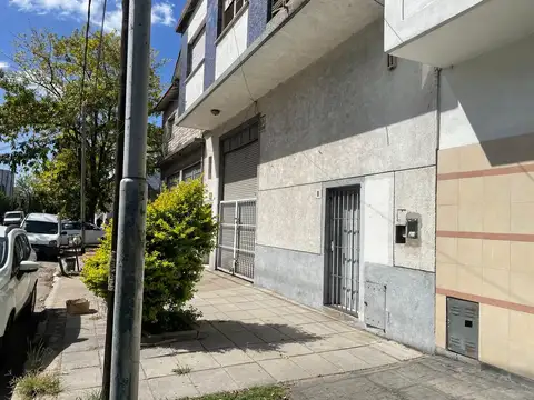 Casa con galpón en venta
