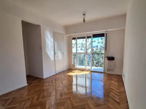 Alquiler Monoambiente c/balcón al frente en Boedo