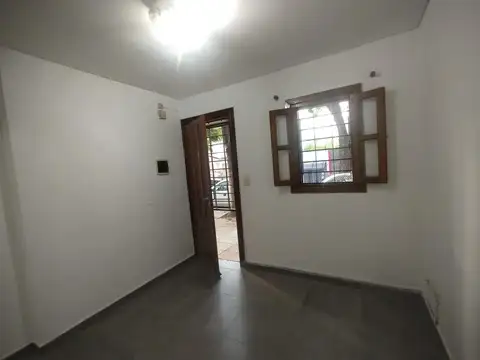 Depto Tipo Casa 2 ambientes con 1 baño