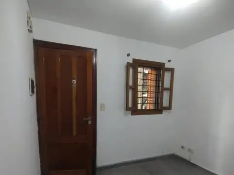 Venta. 2 Ambientes. Vedia Y Mariano Acha.