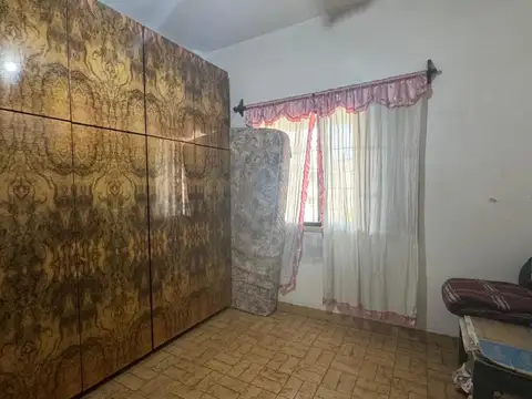 Adolfo Sourdeaux | 2 Dorm | Lote 240m2 | Sólida construcción