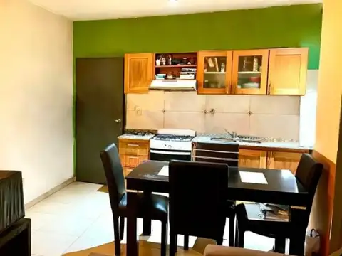 Lobos 2200 , Piso 1