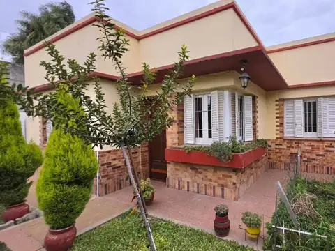 Venta Casa PH 4 ambientes con cochera y jardín en José C. Paz