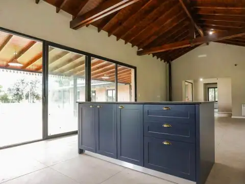 Casa en venta c/ cochera en Santa Catalina