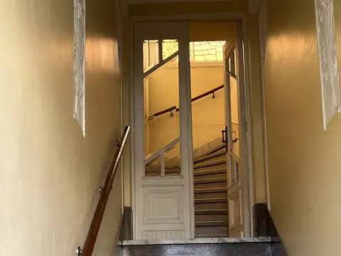 Avenida La Plata 1800, Piso 1