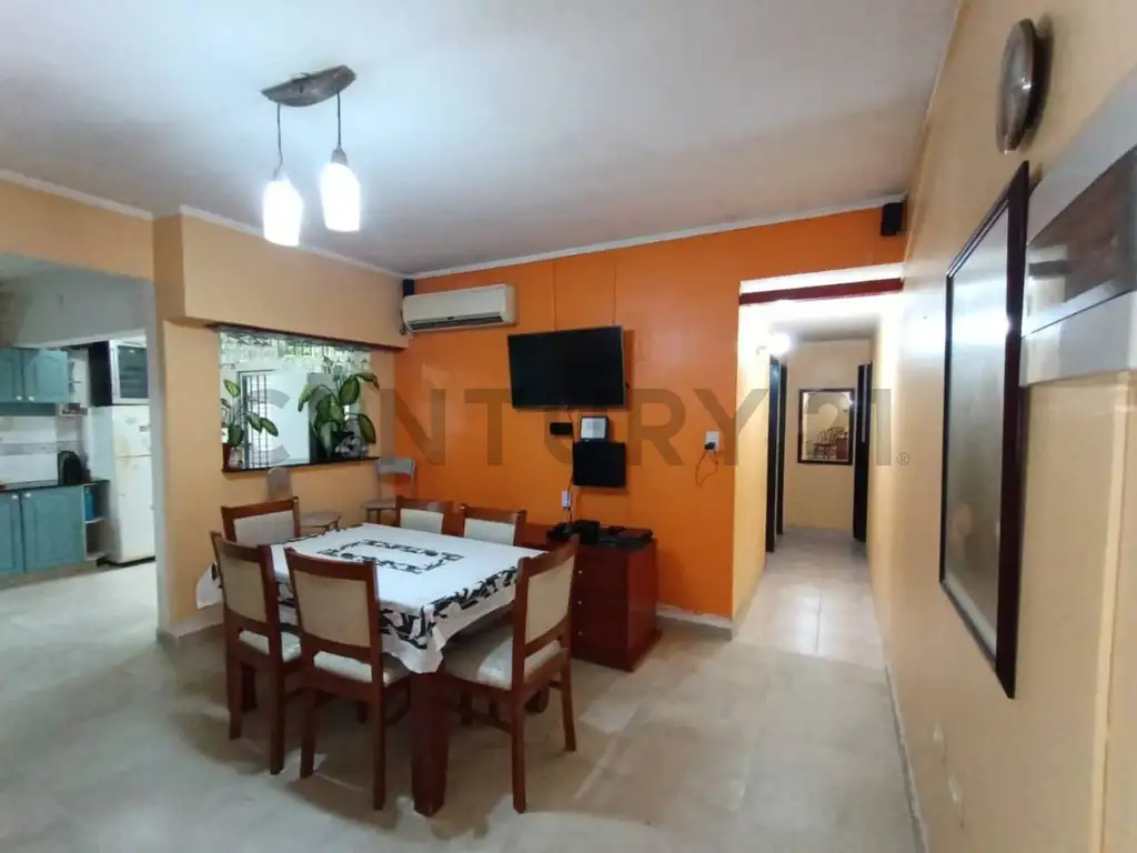 Avenida 51 e/ 16 y 17 1000, Piso 0