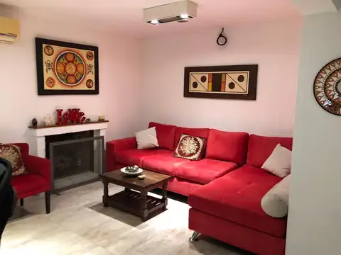 Casa 9 ambientes con 3 baños