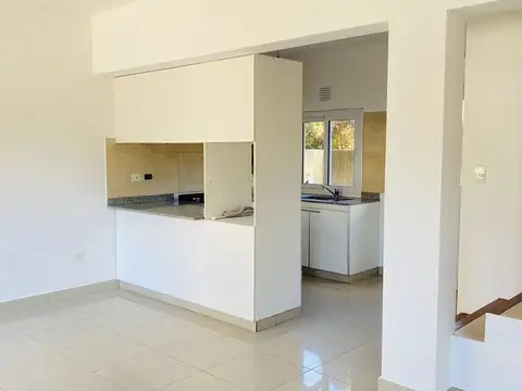 Casa en Alquiler en Hurlingham, $ 1.000.000