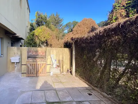 Casa en Alquiler con 1 cochera