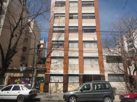 Venta de Departamento 2 Amb. en Caseros zona Centro