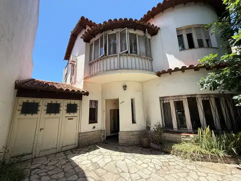 OPORTUNIDAD CASA COLONIAL 6 AMB. CON PATIO