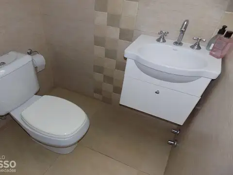 EXCELENTE TRIPLEX 4 AMBIENTES – PQUE. QUIRNO