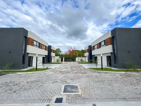 Casa Dúplex  en Venta en La Madrugada II, Pilar, G.B.A. Zona Norte