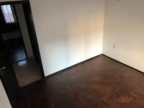 Depto Tipo Casa en Alquiler 40 años