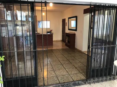 Depto Tipo Casa en Alquiler de 2 dormitorios