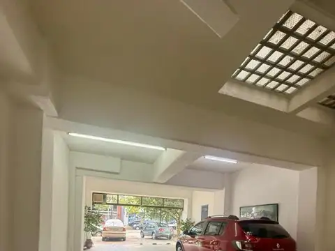 Local en Alquiler en Parque Chas, $ 2.500.000