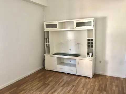 ALQUILER 3 AMBIENTES P.B.CON PATIO EN CABALLITO