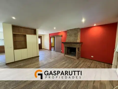 Casa en Venta con 6 cocheras