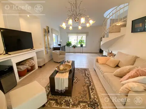 Casa en Venta con 1 cochera
