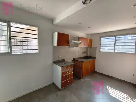 Depto Tipo Casa en Alquiler en Quilmes Oeste, $ 900.000